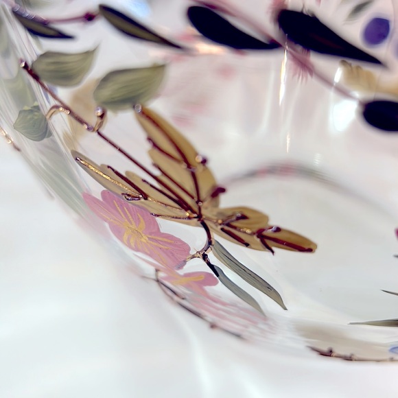 VTG “AMELIA" Hand-painted Optic Crystal Bowl W/
22k accents DISCONTINUED 11” - Picture 7 of 9